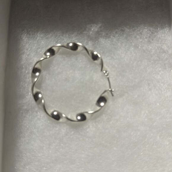 Silver Twisted hoops - Picture 2 of 2